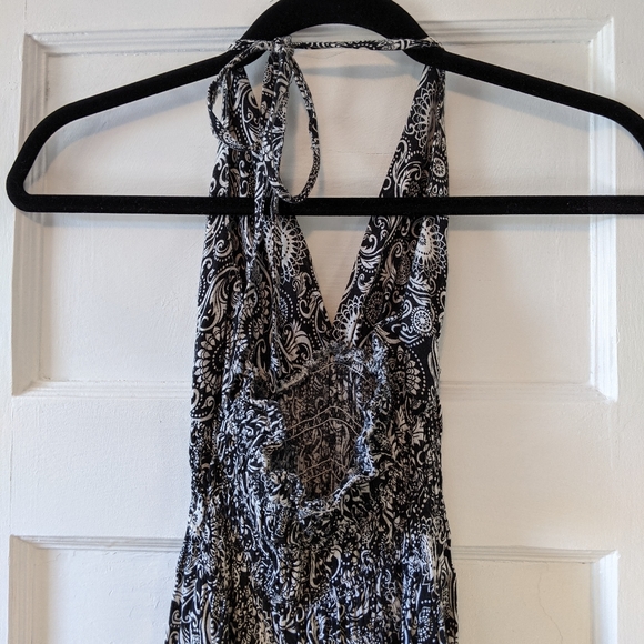 Flowy black and white backless summer dress - Picture 5 of 5